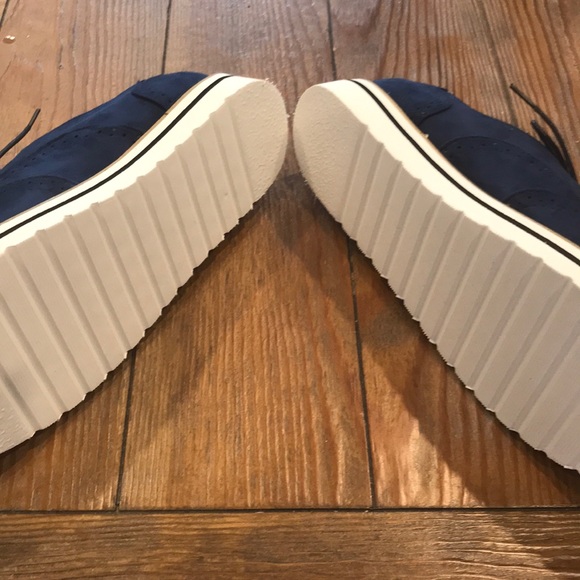 New Women’s light weight oxfords - Picture 3 of 4